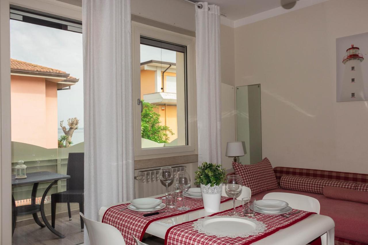 Monica Appartamenti Sirmione Buitenkant foto